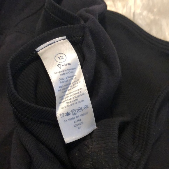 Black ivivva leggings size 12 with footholes - Picture 3 of 8